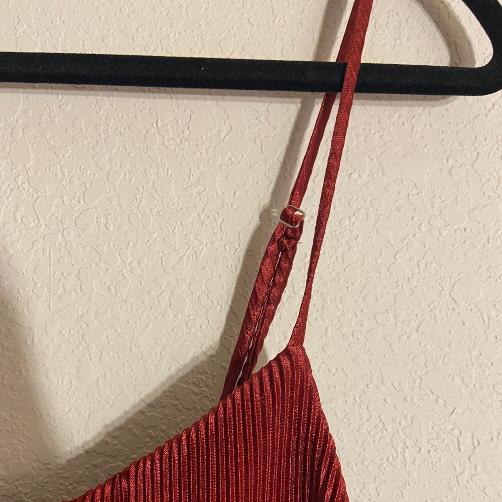 Forever 21- Bugundy Jumper - Picture 2 of 5